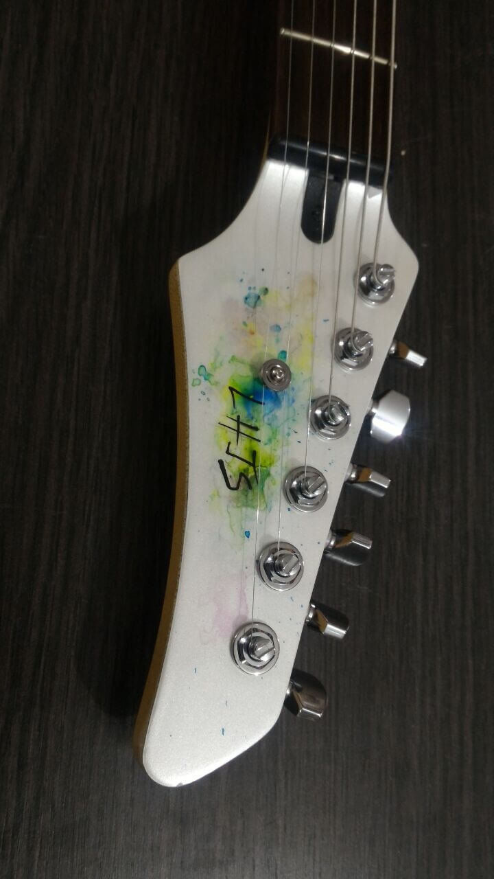 Guitarra Yamaha – Customização (com Isa Hohagen)