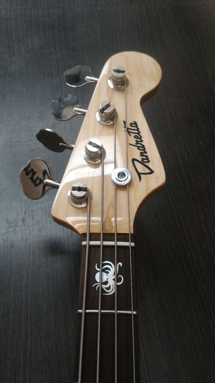 Baixo Octopus – Construção