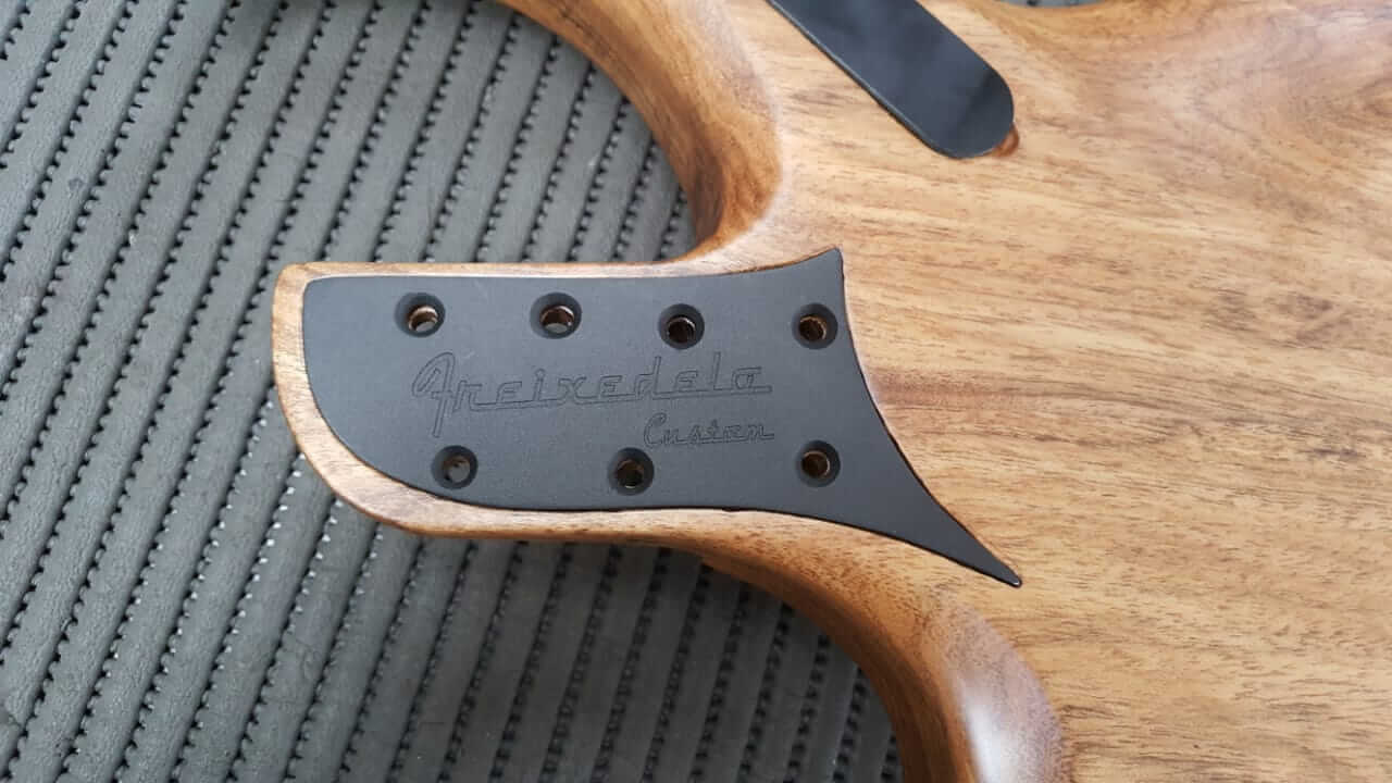 Guitarra Supernova – Construção