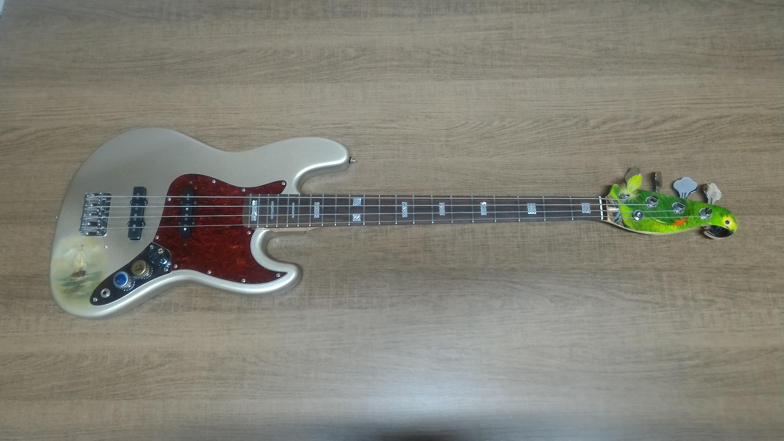 Baixo Jolly Rogers – Construção (com Isa Hohagen)