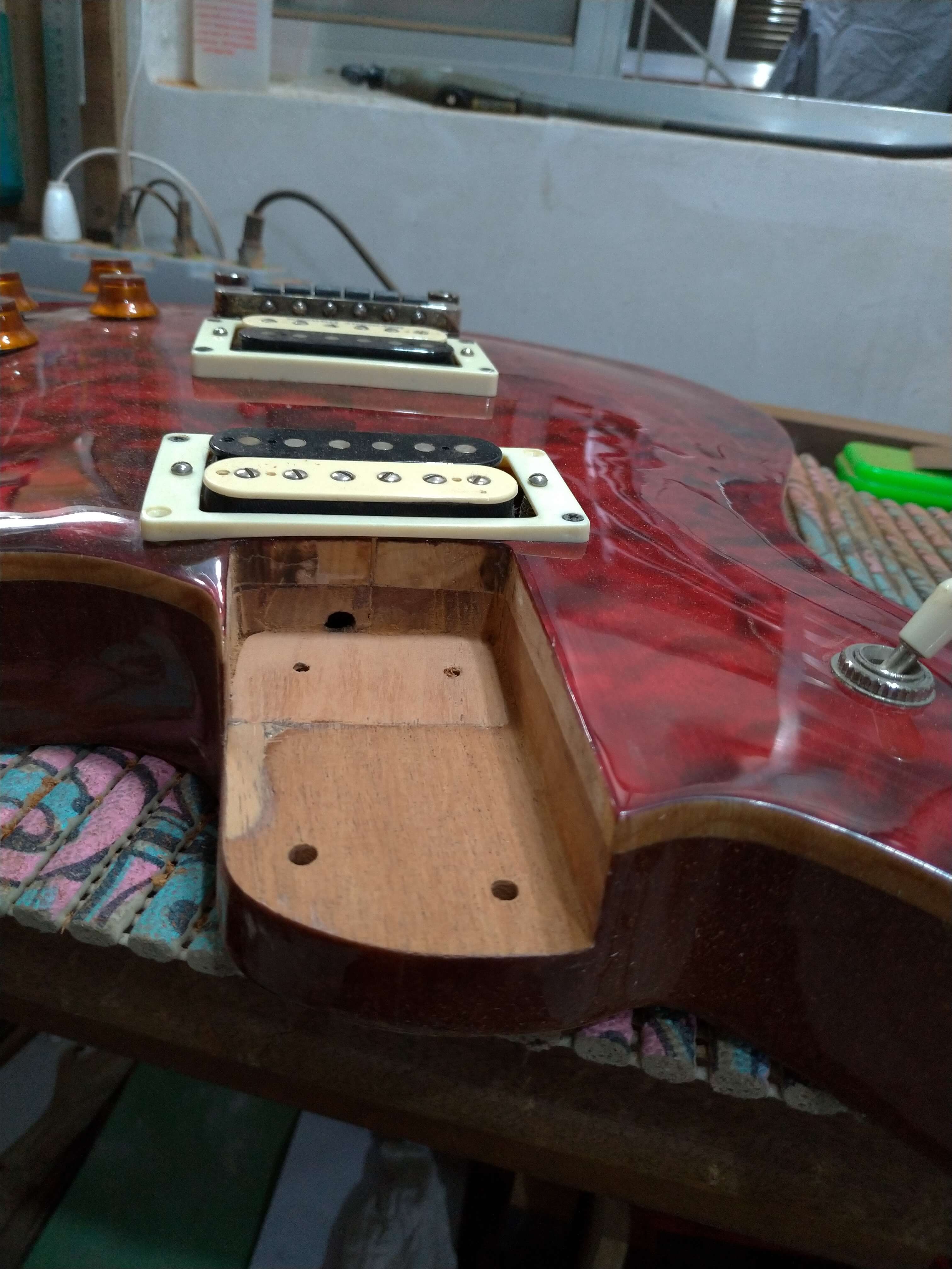 Guitarra Wolfgang – Instalação de caixa de bateria e acerto no tróculo