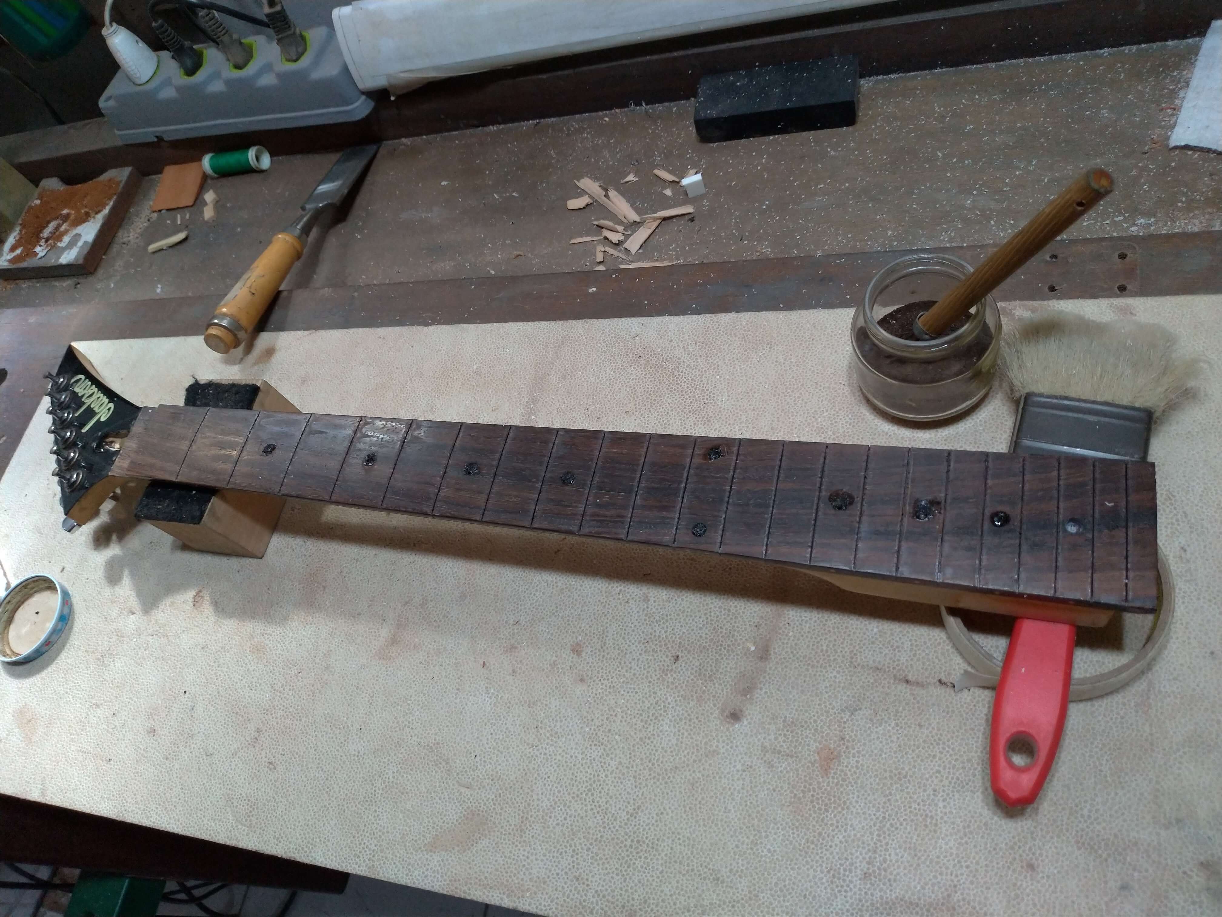 Guitarra Jackson Randy Rhoads – Troca e instalação de inlays e trastes