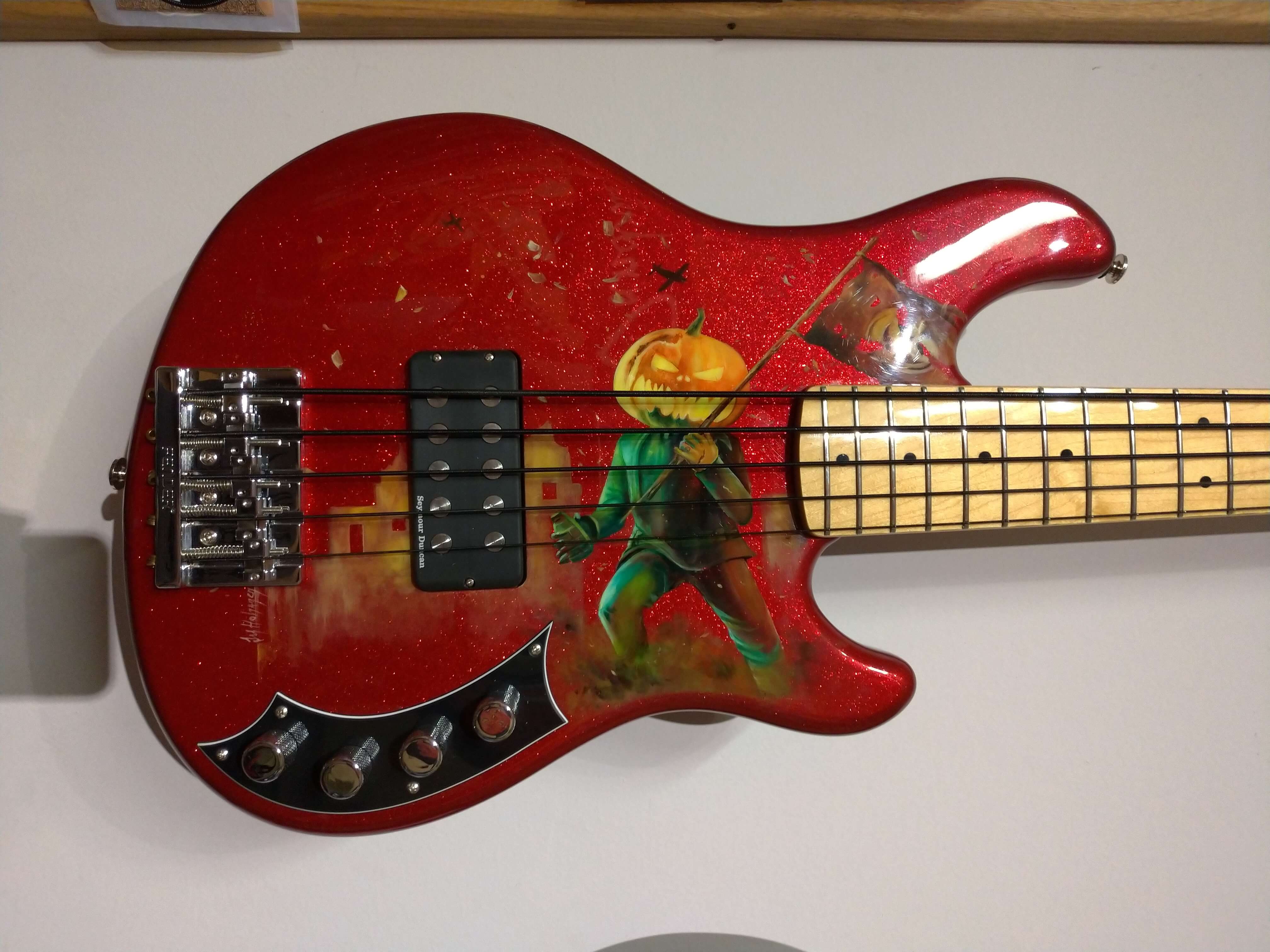 Baixo Fender Dimension Bass – Customização (com Isa Hohagen)